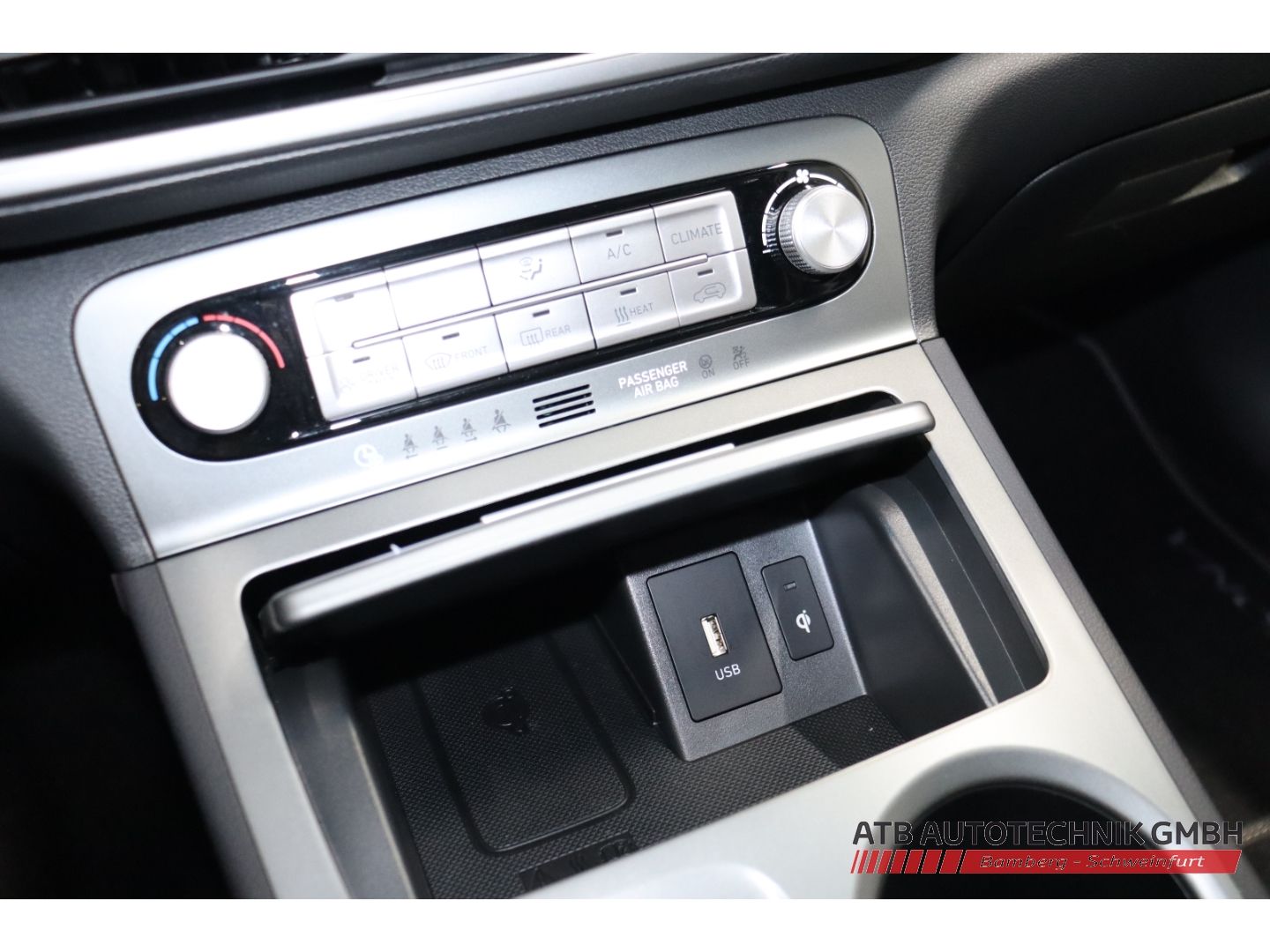 Fahrzeugabbildung Hyundai KONA Elektro Trend 39,2 kWh 2WD AHK-abnehmbar Na