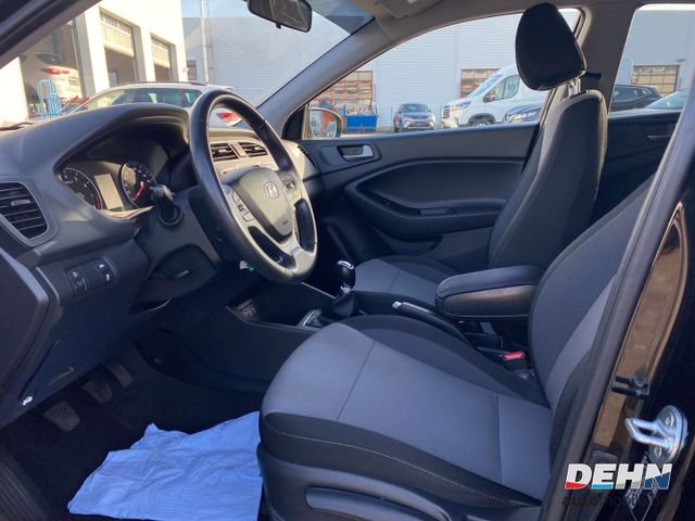 Hyundai i20 1.2. Select Bluetooh AHK Klima