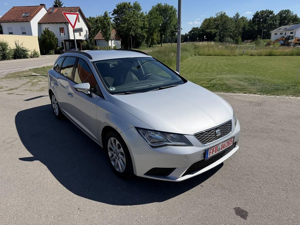 Seat Leon Sportstourer 1.6 TDI *Scheckheft* STYLE