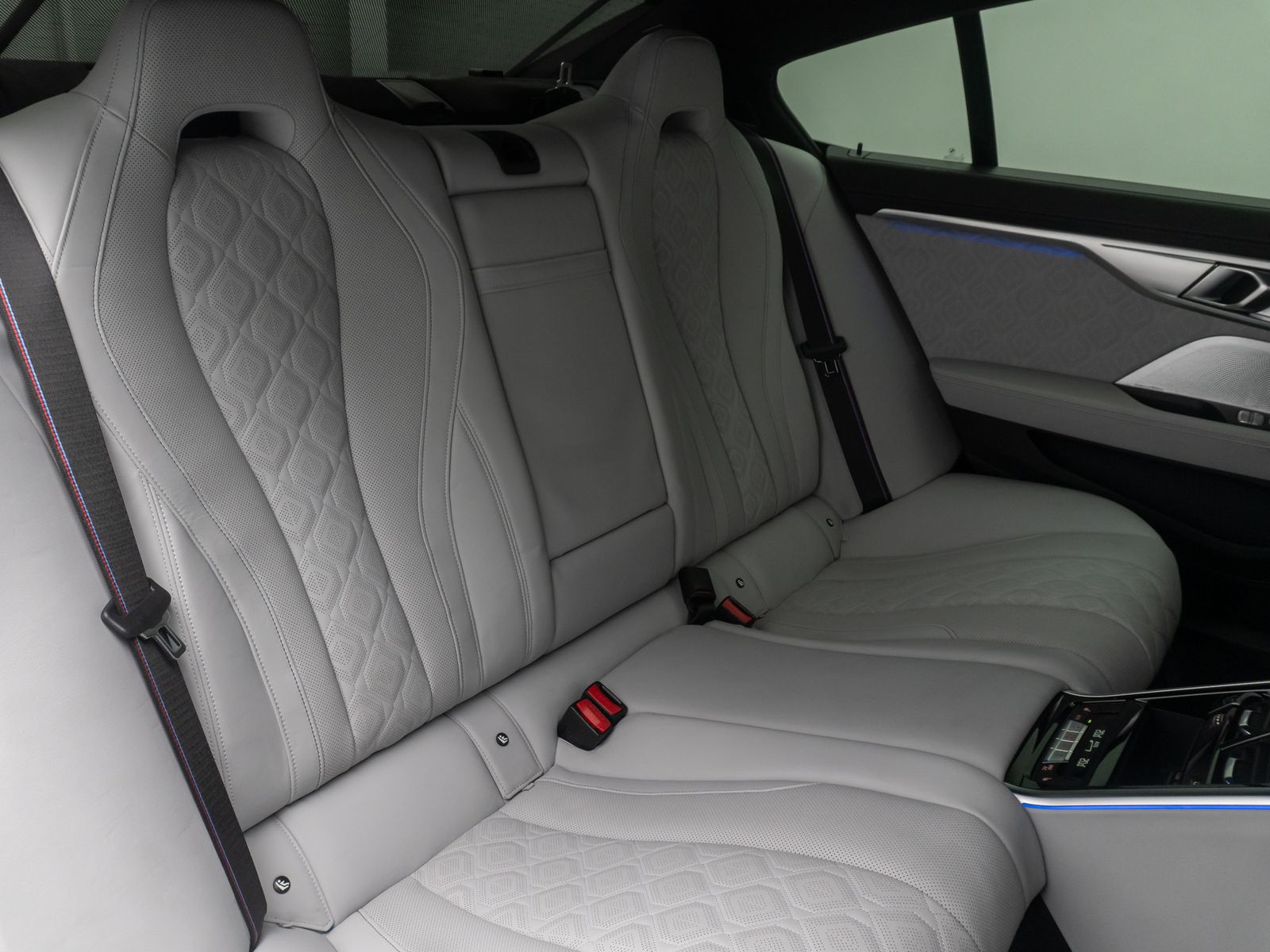 Fahrzeugabbildung BMW M8 Competition Gran Coupé Laser 360°B&W HUD Voll