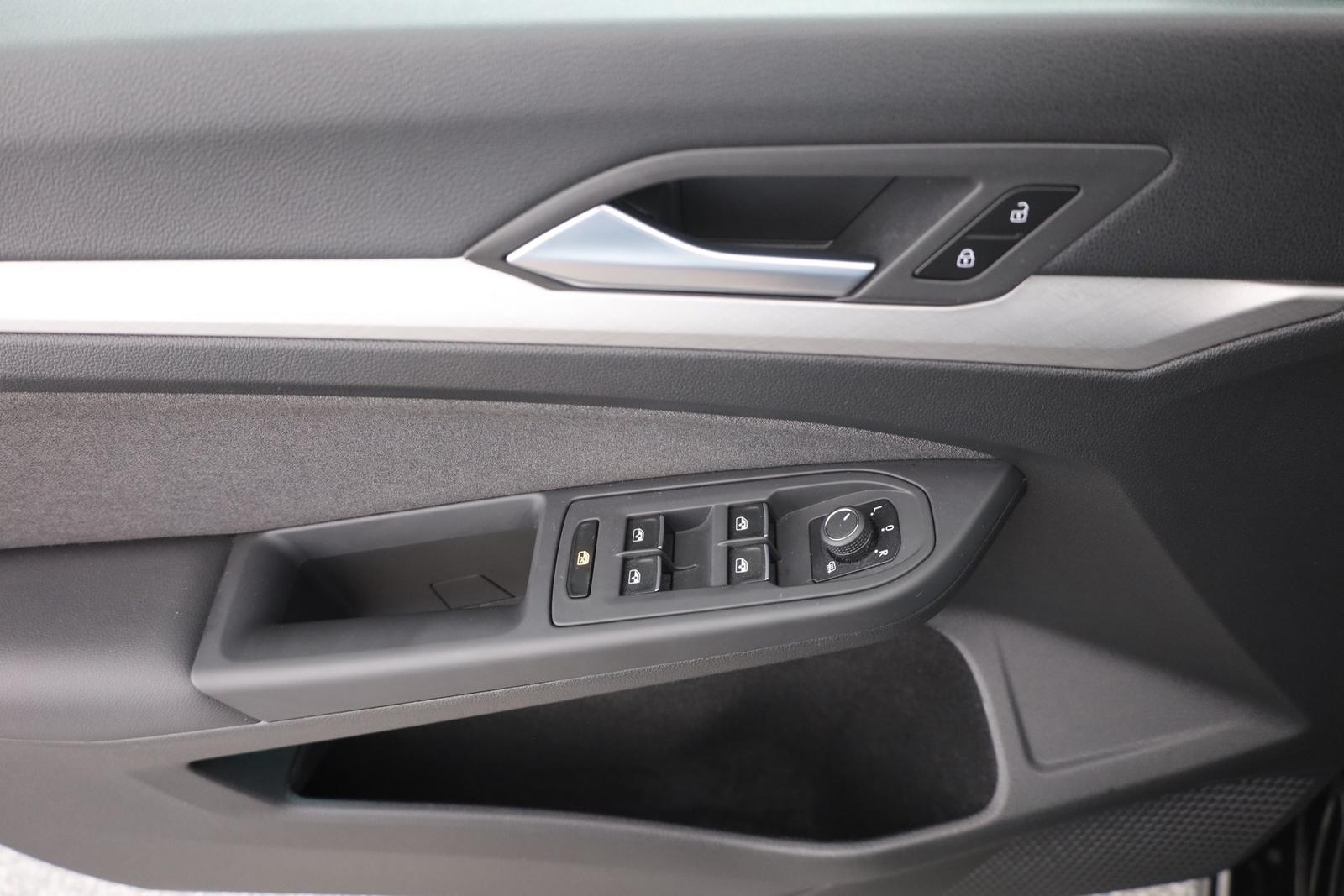 Volkswagen Golf VIII 1.5 eTSI DSG Life LED Virtual Cockpit, миниатюра 22