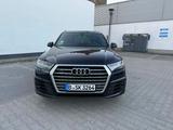 Audi SQ7 4.0 TDI quattro 7-Sitzer Vollaustattung - blaue Audi SQ7