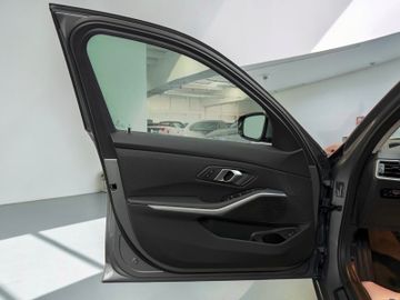 BMW 320 - 8