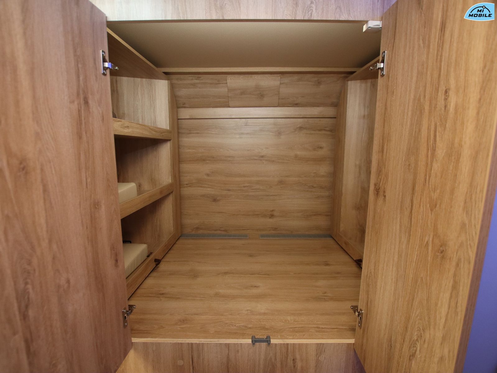 Fahrzeugabbildung Eura Mobil Integra Line 695 LF *SCHAUSONNTAG 11-16 Uhr*