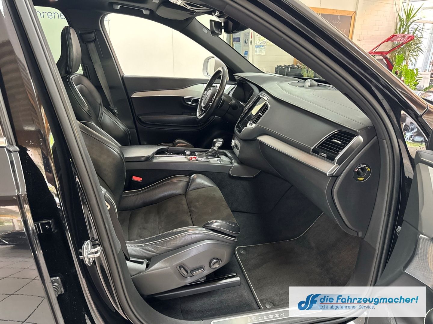 Fahrzeugabbildung Volvo XC90 R Design AWD T6 E6 HUD StandHZG Navi Leder