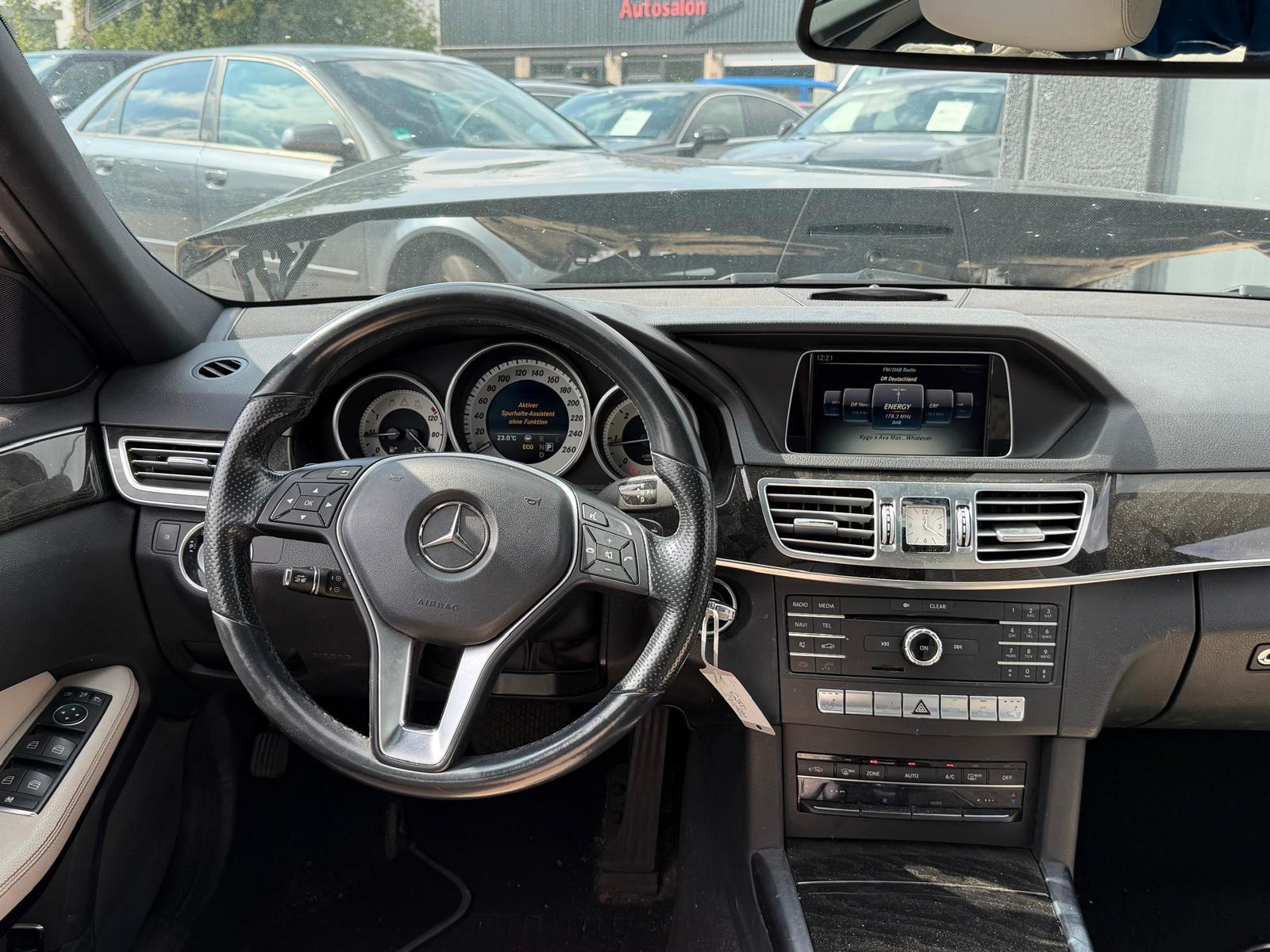 Mercedes-Benz E250 2015 — photo 12