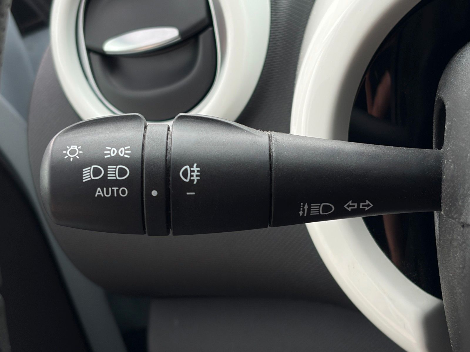 Fahrzeugabbildung Renault Twingo Vibes Electric SHZ CAM BT Temp. CarPlay
