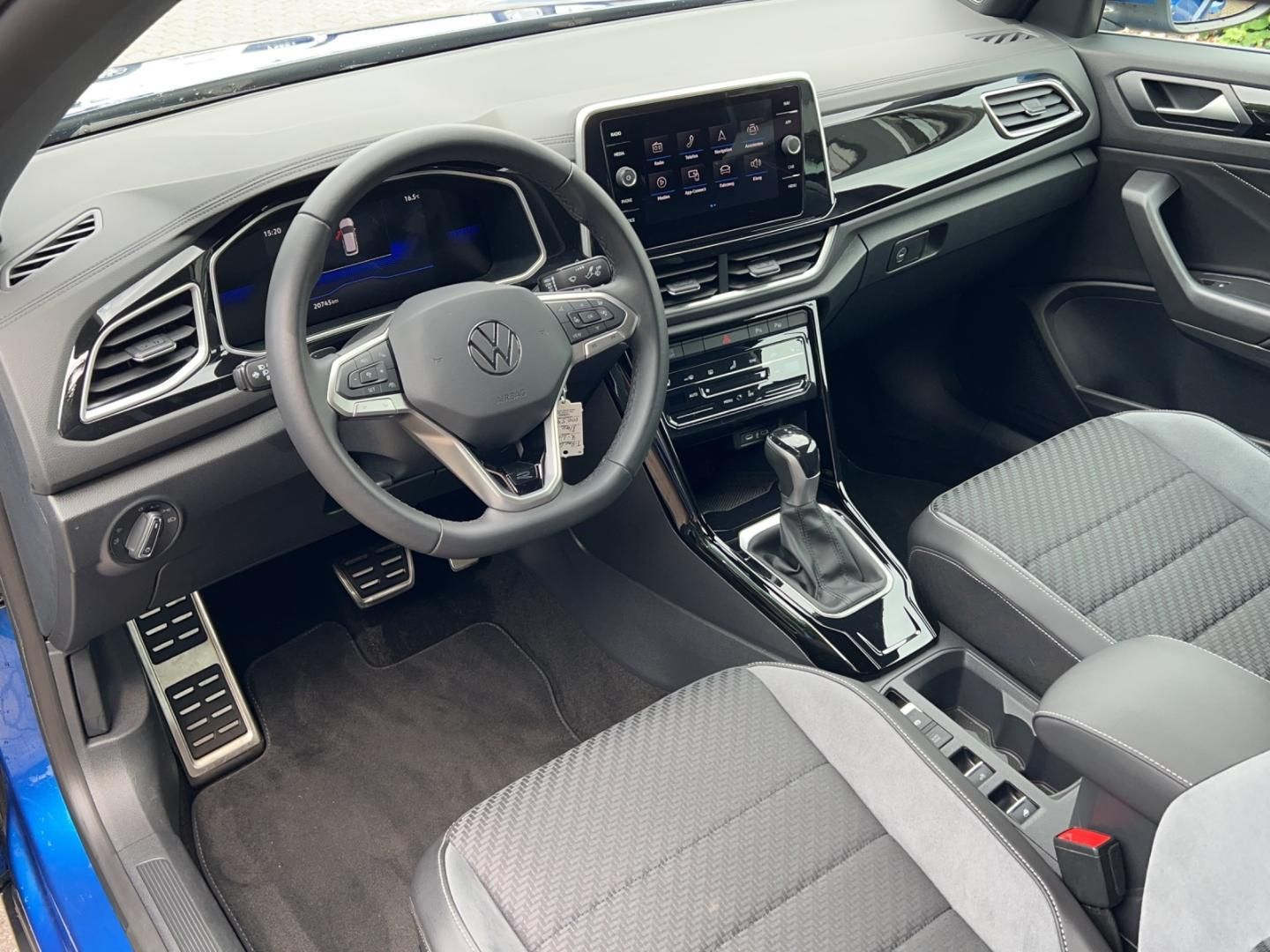 Fahrzeugabbildung Volkswagen T-Roc Cabriolet R-Line 1.5l TSI,Navi, DSG, AHK,