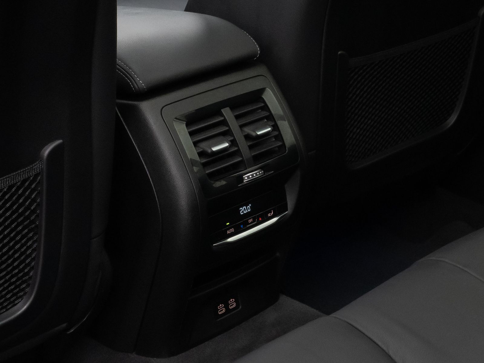 Fahrzeugabbildung BMW X3 xD20d xLine Kamera Panorama DAB HUD HiFi AHK