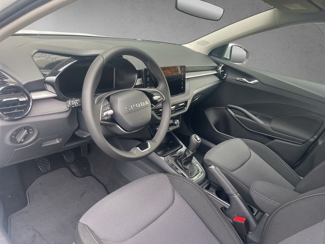 Skoda Fabia 1.0 TSI Tour *NAVI*KLIMA*SHZ*KAMERA*LED