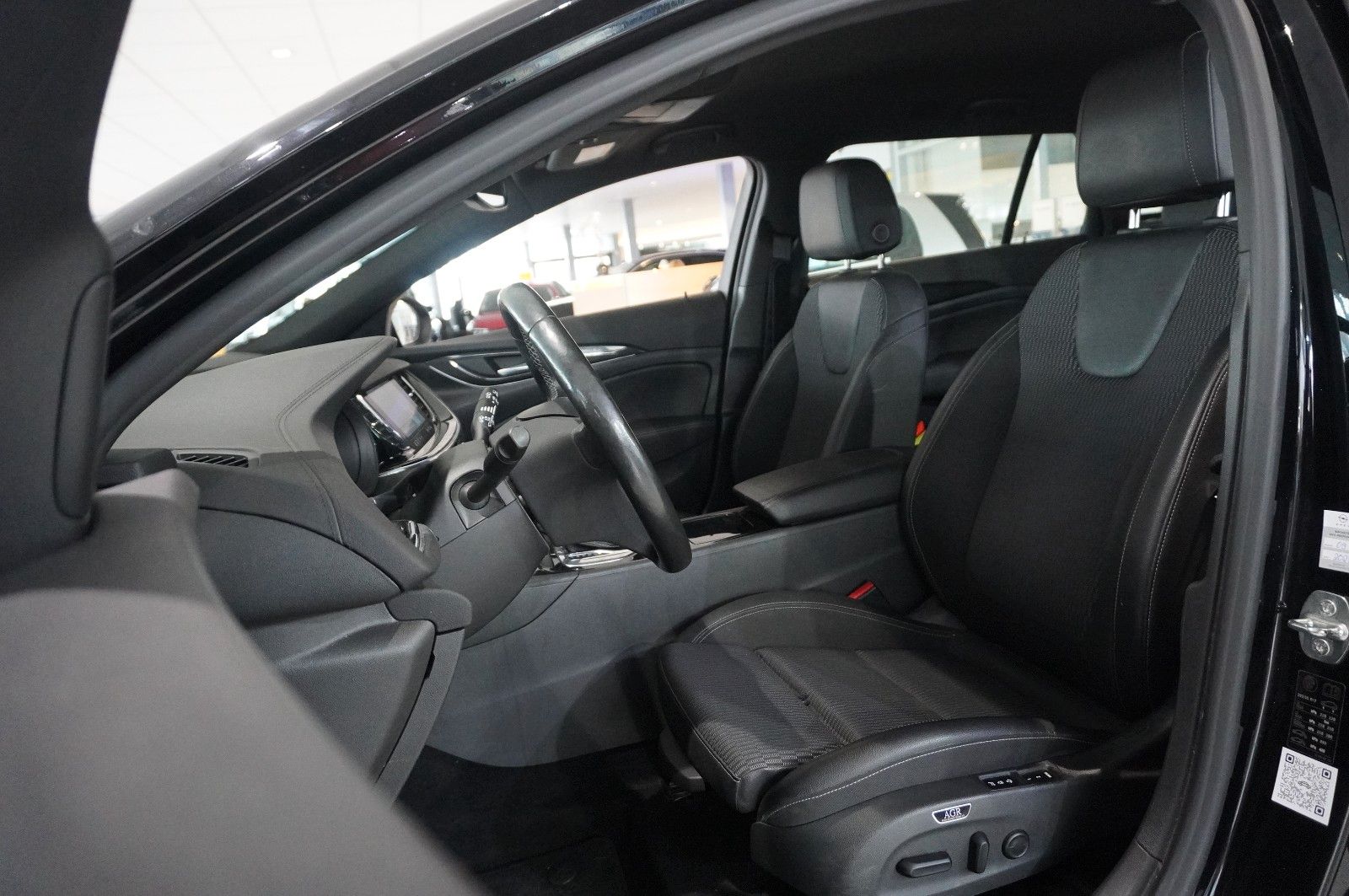 Fahrzeugabbildung Opel Insignia B ST 2.0D ELEGANCE NAVI/HUD/KAMERA/AHK