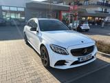 Mercedes-Benz C 400 4MATIC T Autom. - CarPlay- Sitzlüftung