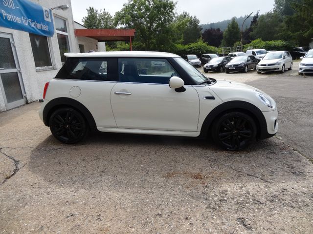 Fahrzeugabbildung MINI ONE Mini. One/JWC/Kam/Navi/Leder/