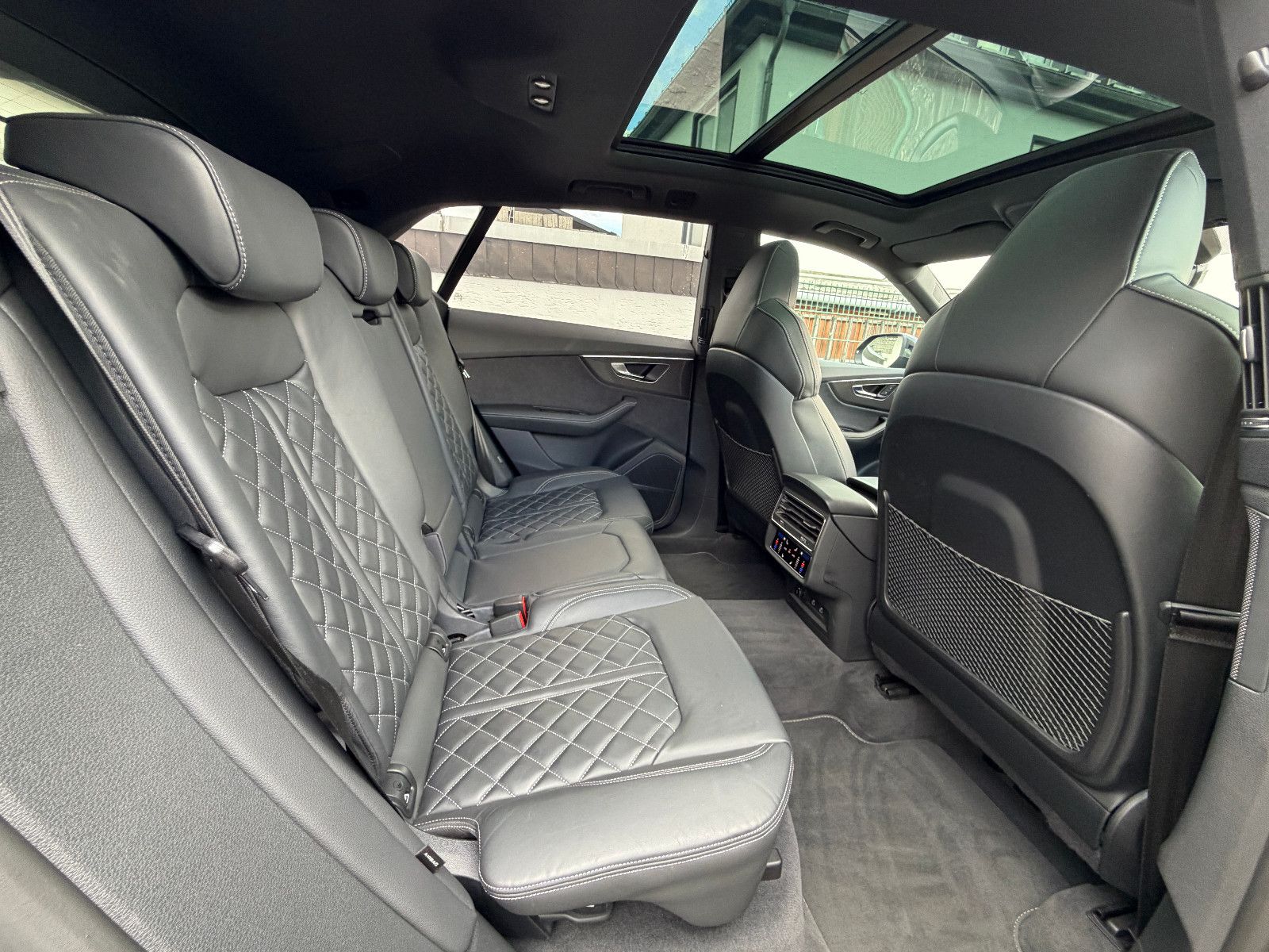 Fahrzeugabbildung Audi Q8 50 TDI Quattro/COMPETITION-PLUS/CARBON/VOLL