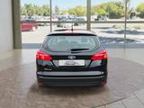 Ford Focus Turnier  1,6 Trend  Klimaautom./Temp./Tel/ - Ford Focus mit Benzin-Antrieb: Kombi, 1.6