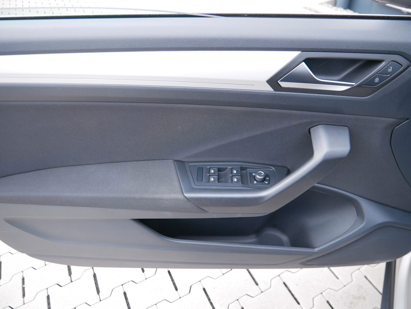 Fahrzeugabbildung Volkswagen T-Roc Cabriolet 1.0 Style AHK ACC SHZ Klimaautom