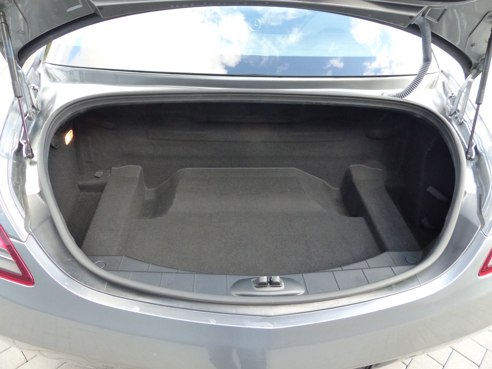 Fahrzeugabbildung Mercedes-Benz SLS AMG Coupe