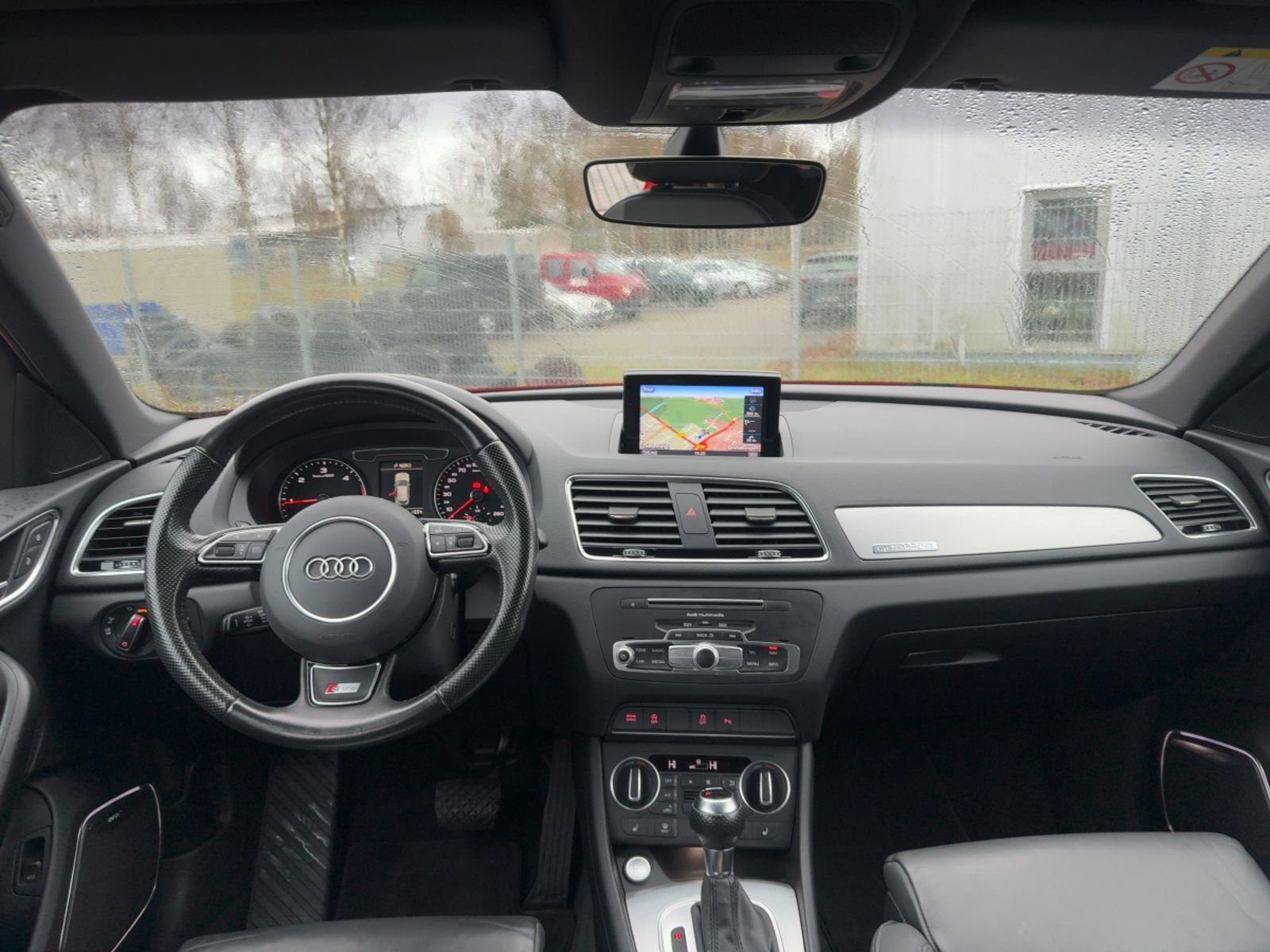 Fahrzeugabbildung Audi Q3 2.0 TDI quattro sport Alu LED AHK Pano. Navi