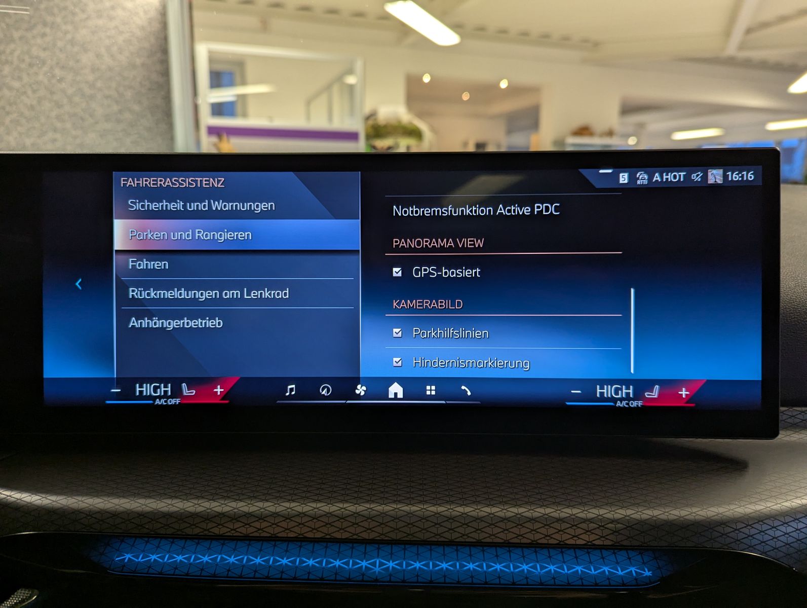 BMW 320 d xD M-Sport HUD Pano ACC LED-adaptiv AHK - Image 33