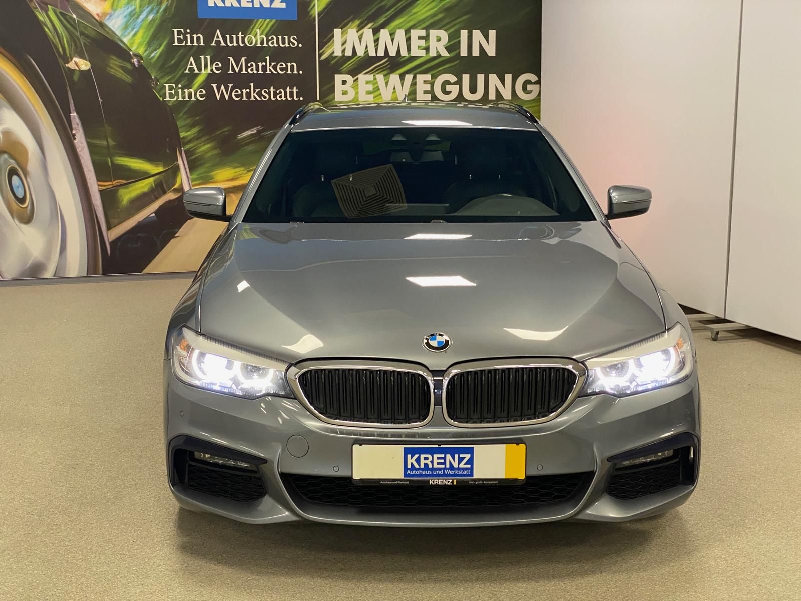 Fahrzeugabbildung BMW 530 3.0 24V 530 d xDrive M-Paket+Sport+LEDER+PDC