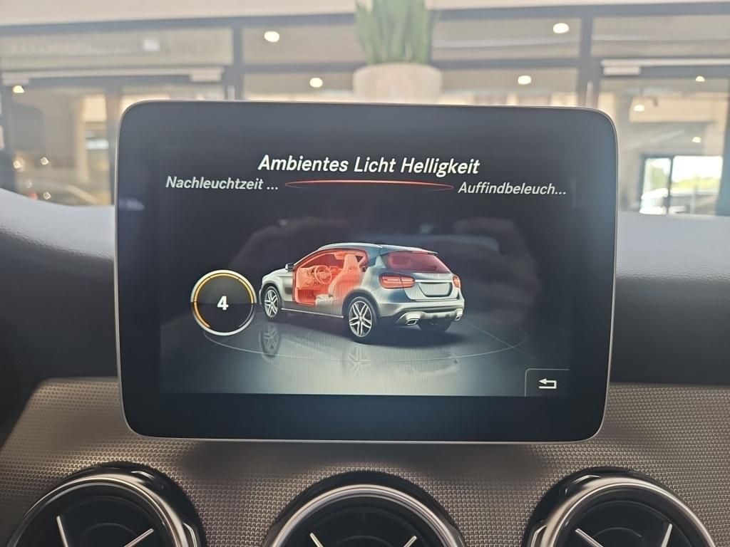 Fahrzeugabbildung Mercedes-Benz GLA 180 Urban AHK LED SHZ Navi GRA el.Heck KAM