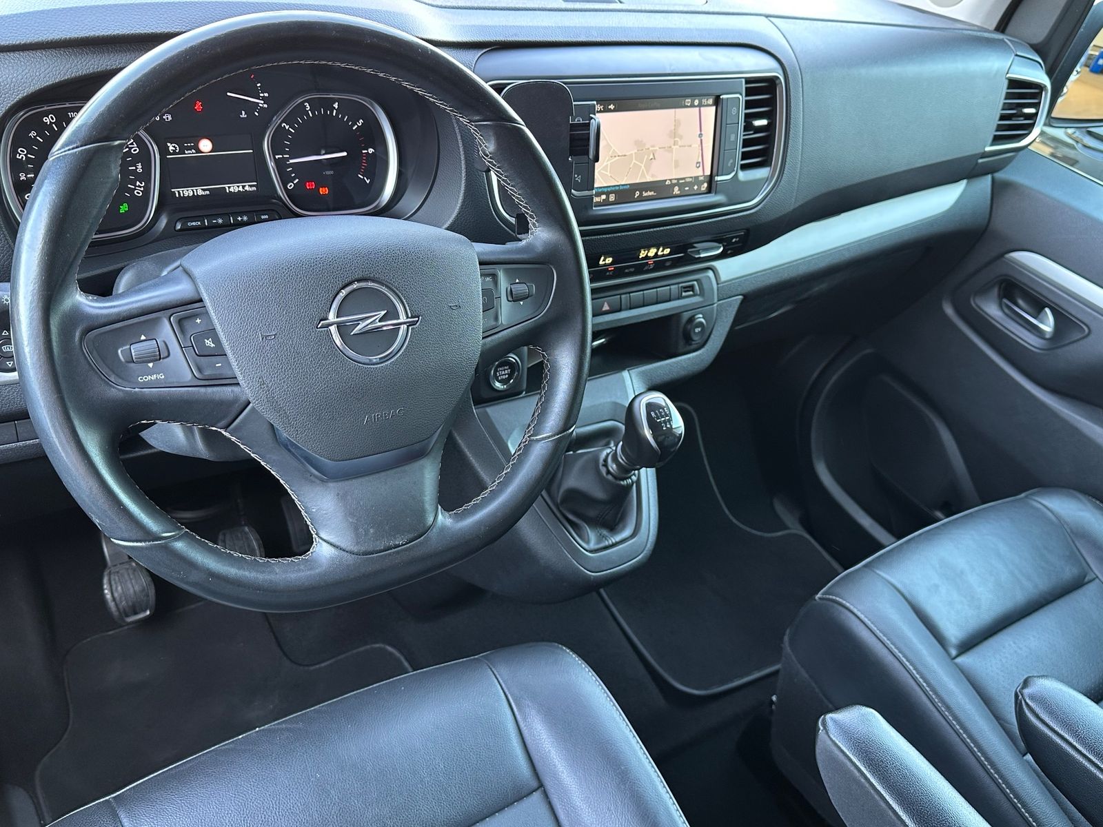 Fahrzeugabbildung Opel Zafira Life L2H1 2.0 Diesel NAV+PANORAMA+AHK+HUD