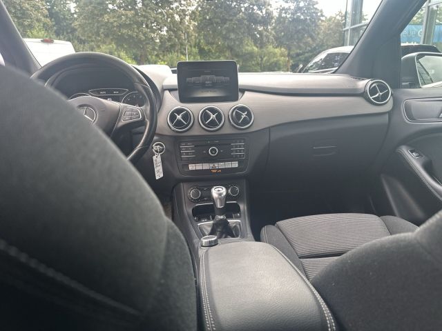 B 180 Style NAVI SITZHZG. TEMPOMAT WI-RÄDER