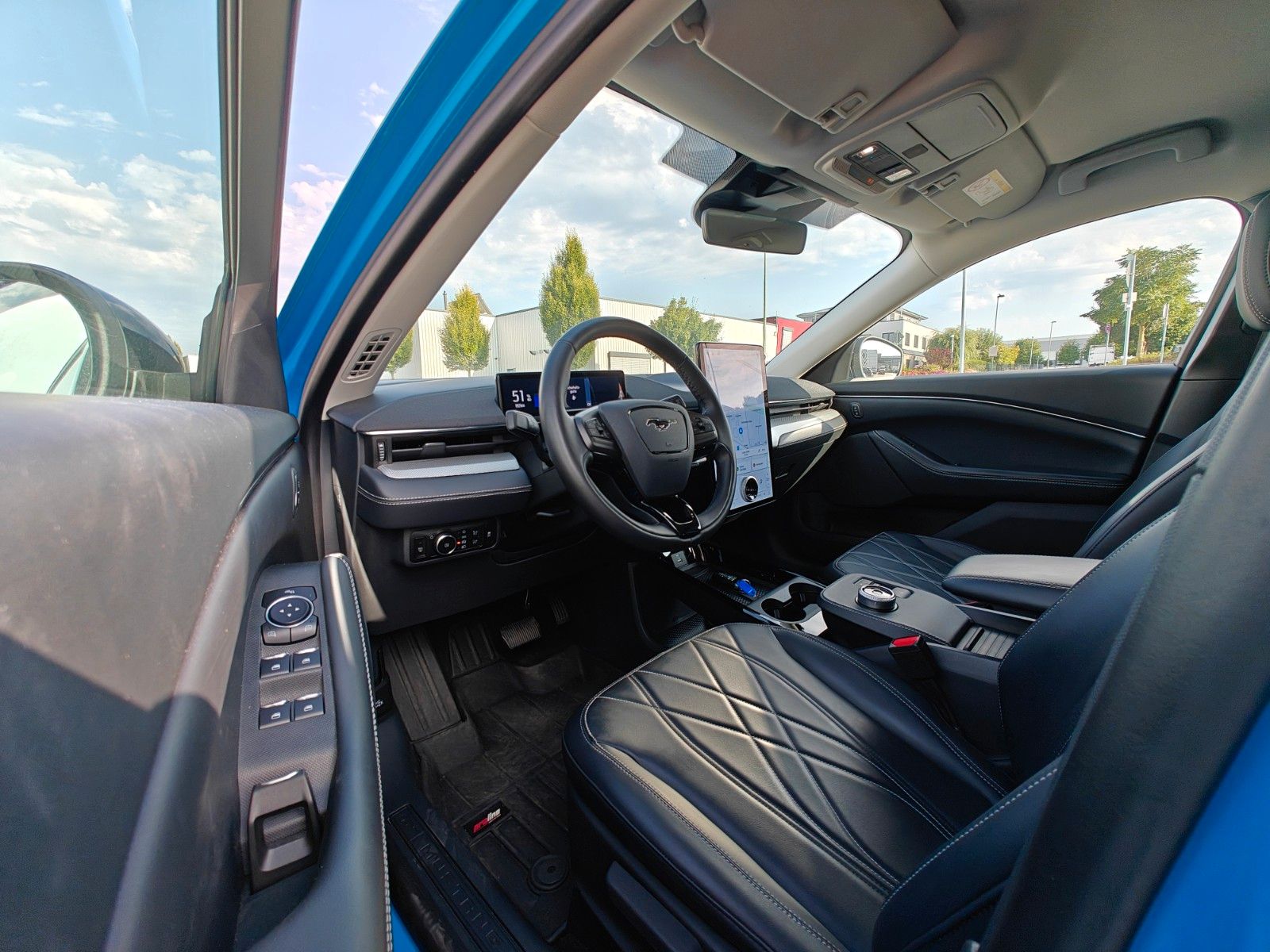 Fahrzeugabbildung Ford Mustang Mach-E - 360 Kamera, ACC, Laneassist -