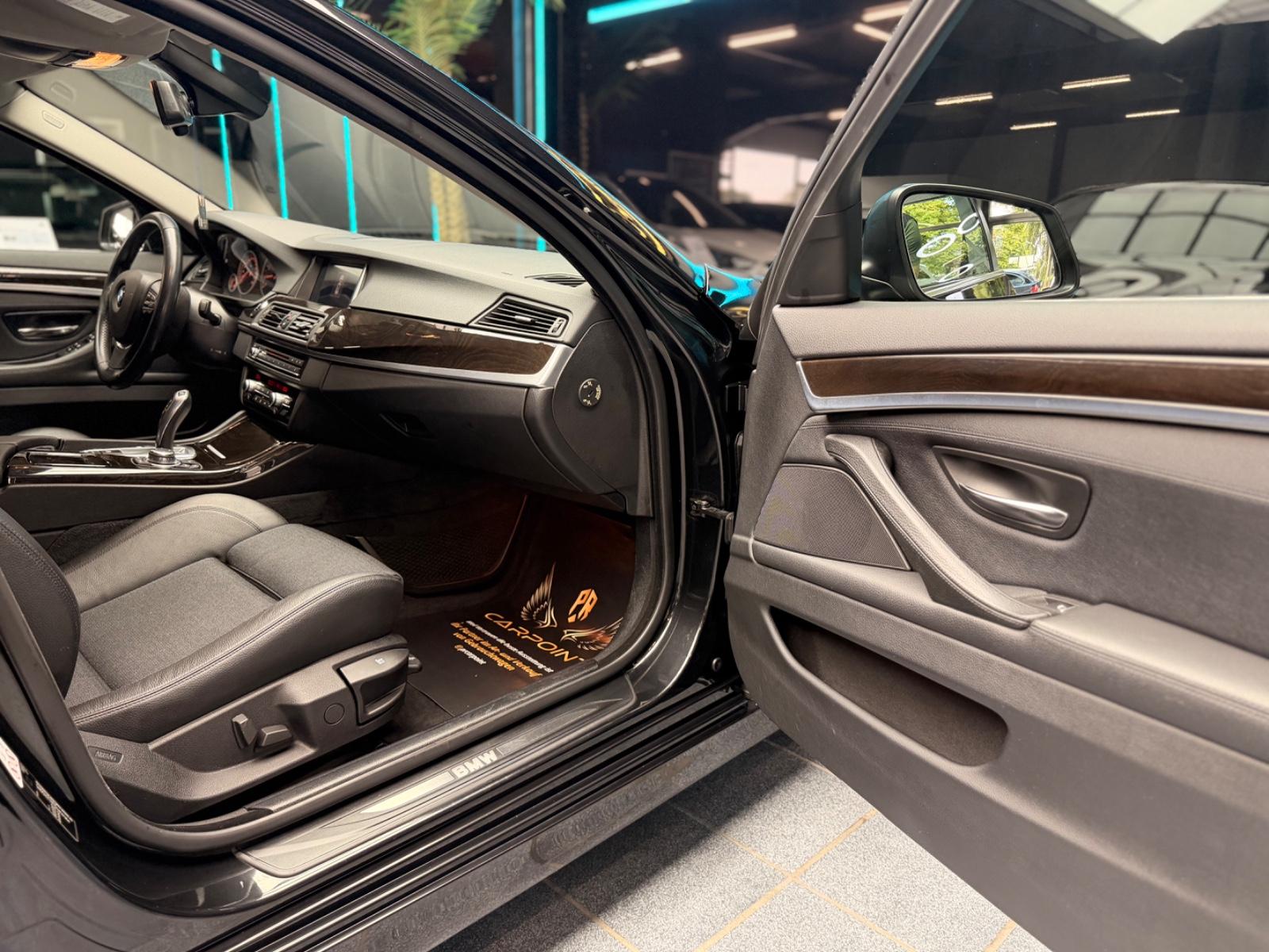 BMW 520 Limousine 520 i/Xenon/Leder/Navi/CarPlay