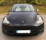Tesla Model Y Long Range Dual Motor AWD Long Range - Tesla Model Y in Frankfurt (Main)