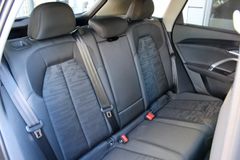 AUDI Q5 2.0 TDI / S-LINE / 21"/ BUSINESS/ AHK