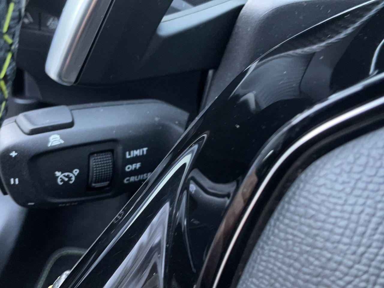 Peugeot 2008 GT Pack Bluetooth Navi LED Klima