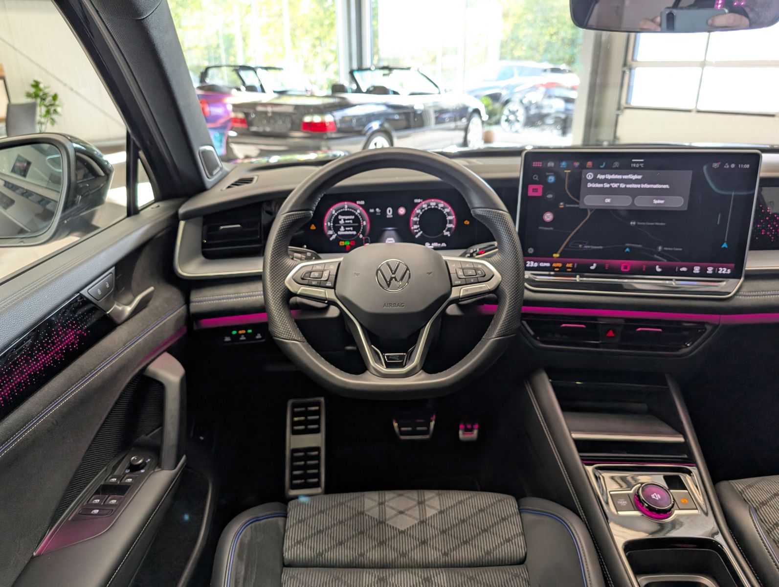 Fahrzeugabbildung Volkswagen Tayron 2.0 4M R-Line Launch Pano Matrix AHK 20"