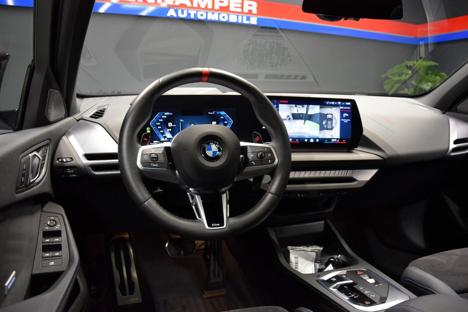 Fahrzeugabbildung BMW M135i xDrive M Sportpaket Pro Pano HuD h/k Memor