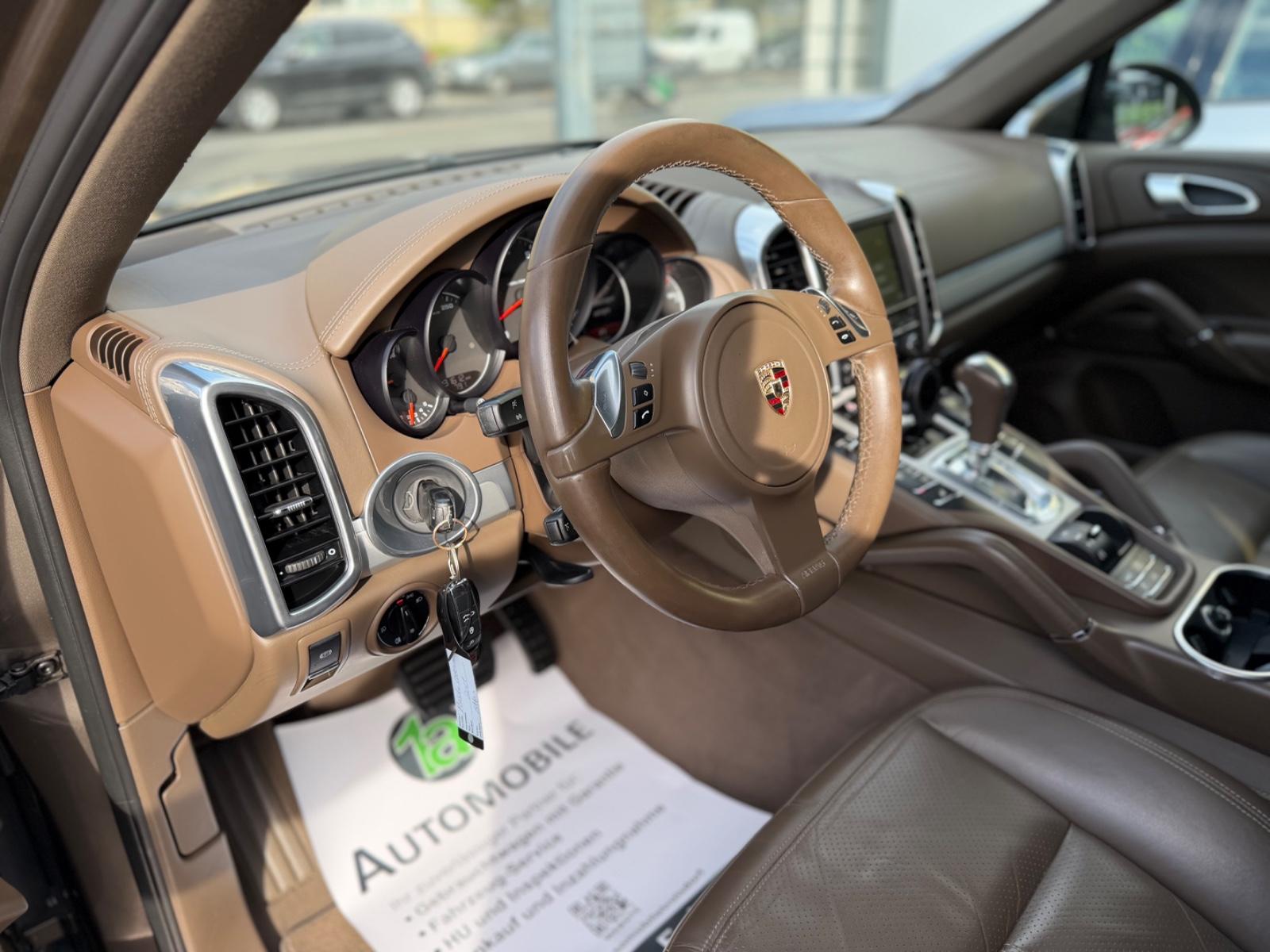 Porsche Cayenne*NAVI*PDC*SHZ*LEDER*MEMORY*LED