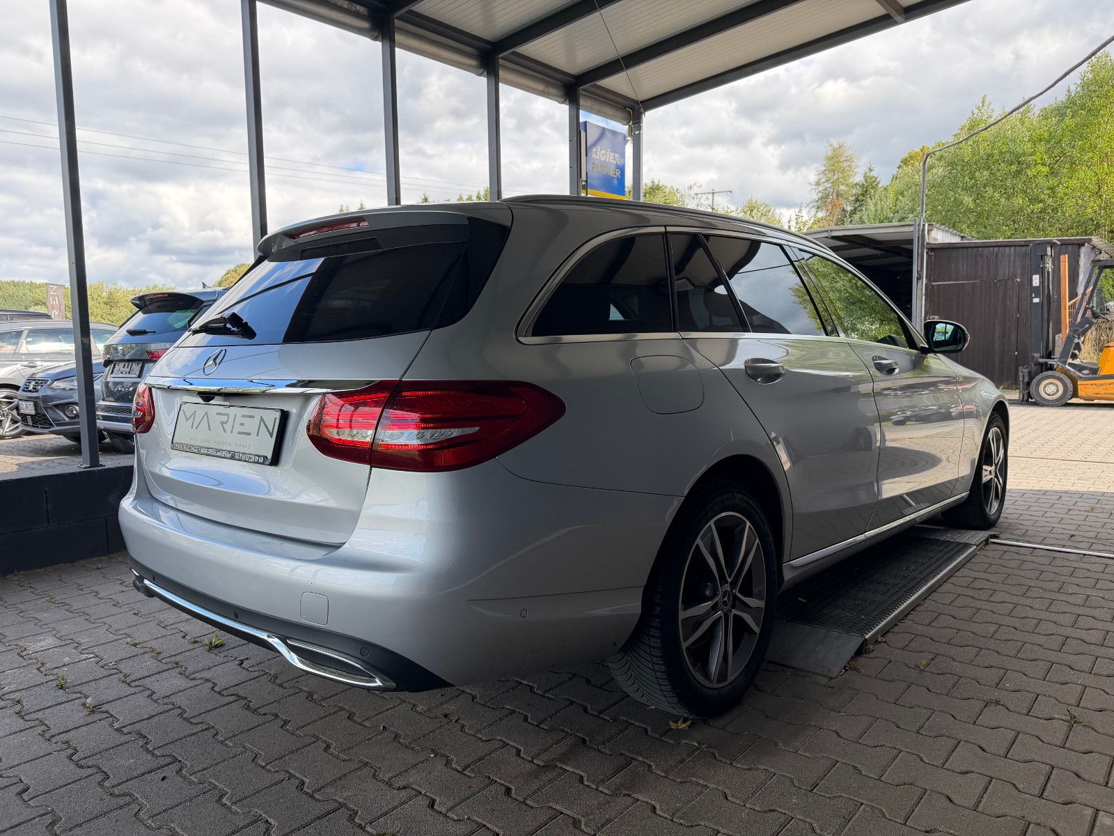Mercedes-Benz C 200 T-Modell 4Matic Avantgarde — Bild 5