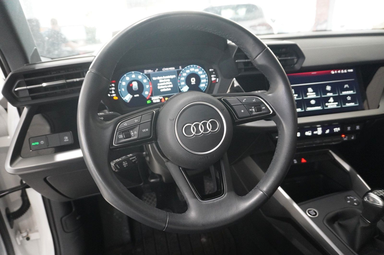 Fahrzeugabbildung Audi A3 Sportback 35 TFSI NAVI/LED/SPORT/SHZ/VIRT/DAB