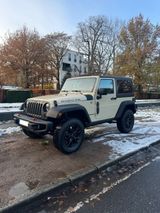 Jeep Wrangler Rubicon 3.8 V6 - Jeep Wrangler mit Benzin-Antrieb