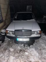 Mercedes-Benz Mercedes Benz E190 Oldtimer - gebrauchte Mercedes-Benz 190 aus dem Jahr 1985