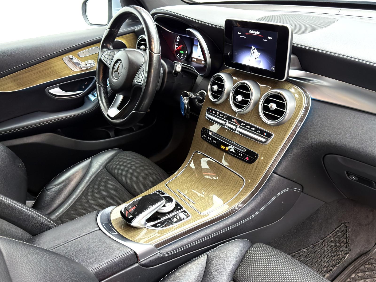 Mercedes-Benz GLC 250 4Matic *LED*SHZ*Navi*RFK*