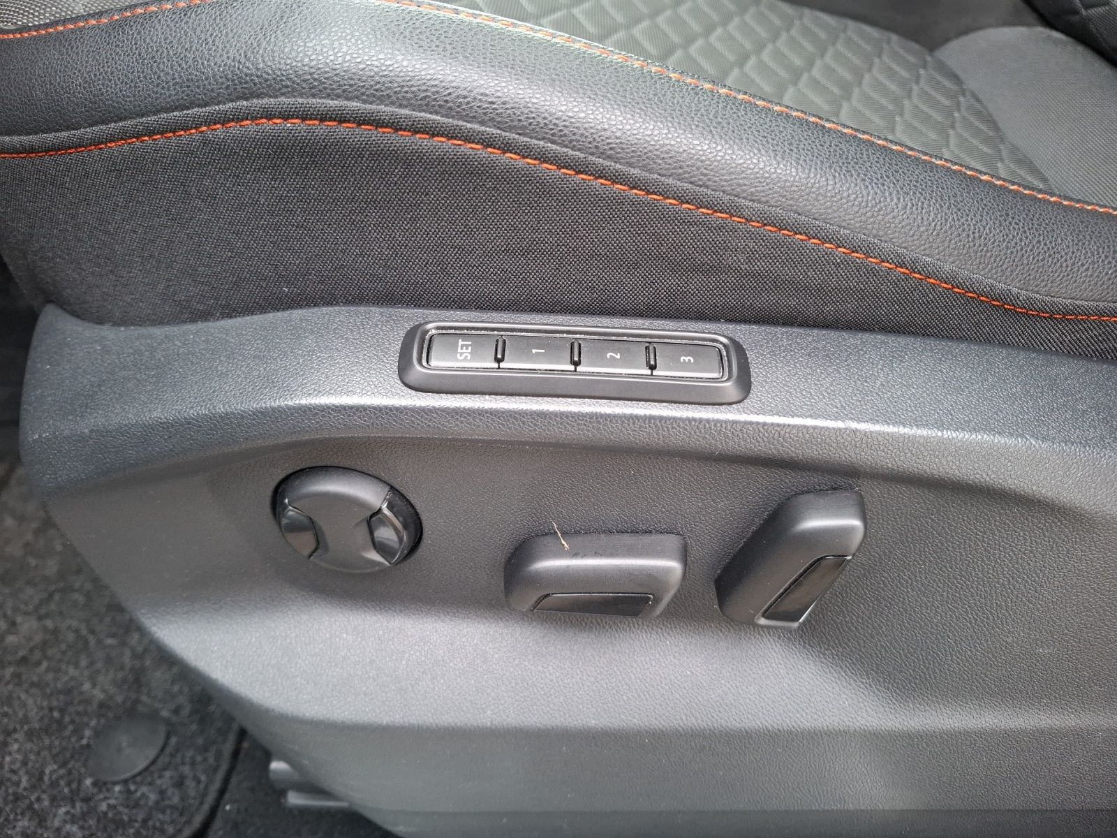 Fahrzeugabbildung SEAT Tarraco TSI FR DSG 4Drive LED AHK Navi AID Pano