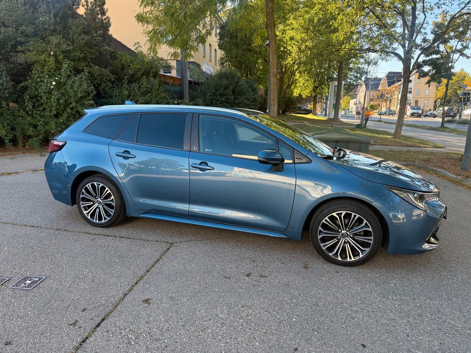 Toyota Corolla Touring Sports Hybrid Team D imagem 3