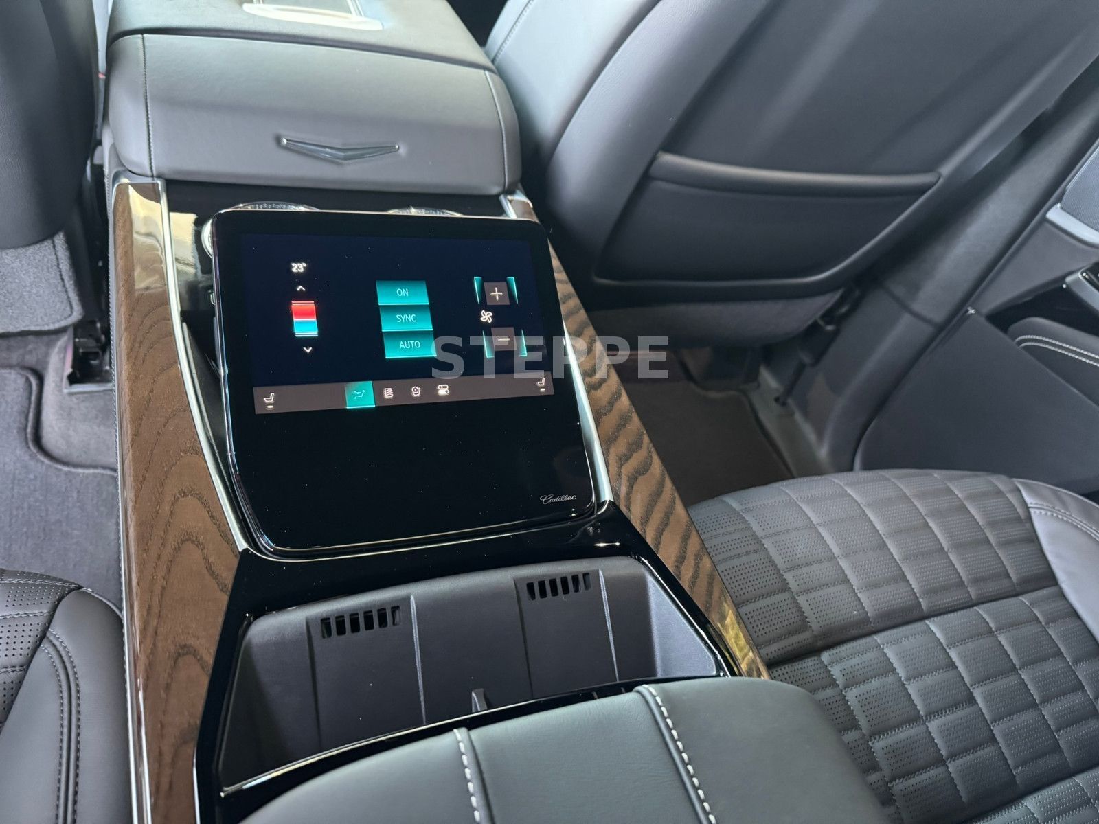 Cadillac Escalade FACELIFT MY26 6.2 V8 ESV Sport Platinum