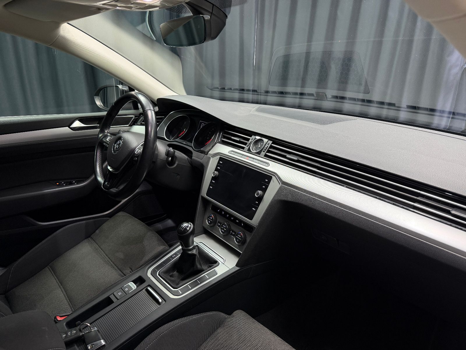 Fahrzeugabbildung Volkswagen Passat Variant Comfortline|NAVI|PDC|2-HD