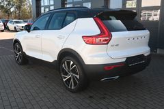 Fahrzeugabbildung Volvo XC40 T5 AWD Autom. R-Design INTRO*360°*PANO*ACC*