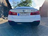 BMW M550i xDrive A - StHZ,BowersWilkins,Massage - BMW M550: Limousine