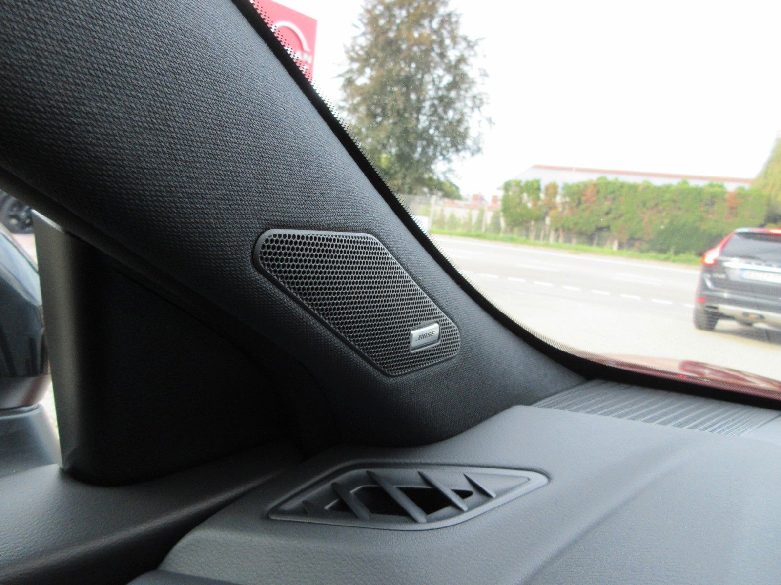 Fahrzeugabbildung Nissan Qashqai 1.3 Xtronic Automatik | Tekna+
