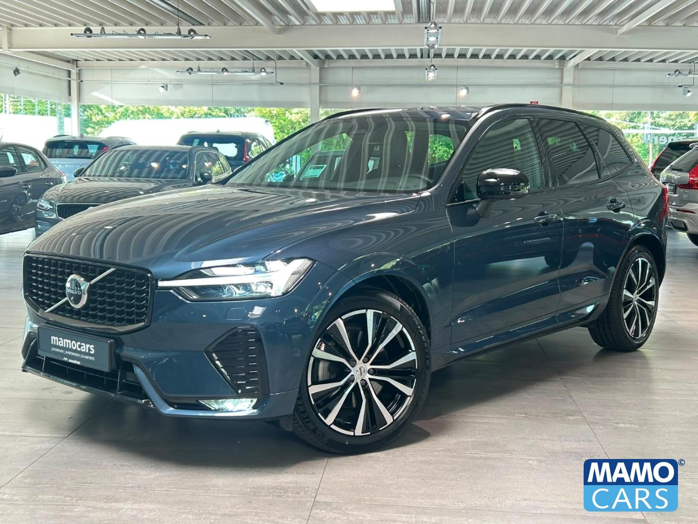 Volvo XC60 B5 AWD Plus Dark ACC/BLIS/FOUR-C/360°/FSH
