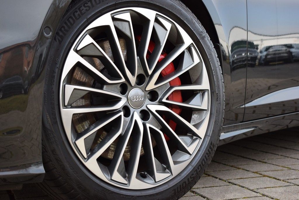 Audi A6 Avant 55 TFSI e qu S-tr. S-line Matrix Pano foto 23