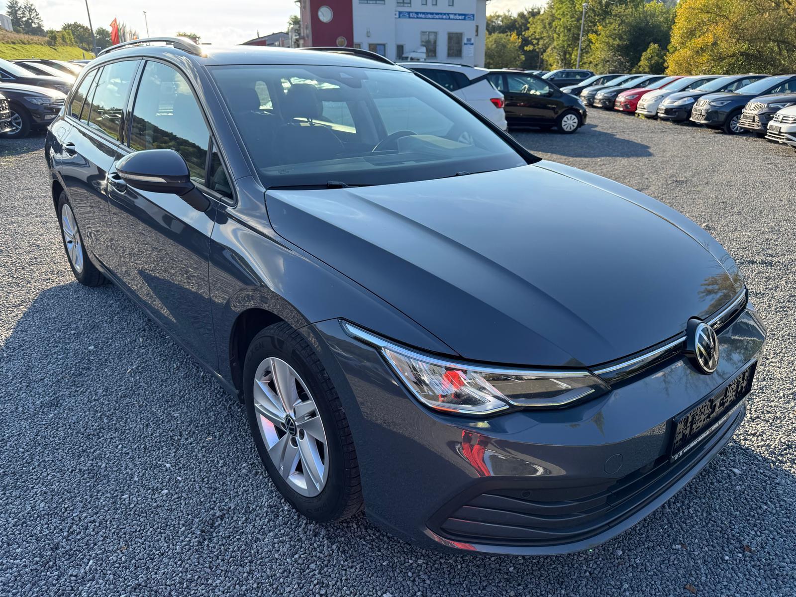 Volkswagen Golf VIII Variant 2.0 TDI *LIFE*PDCHI+VO*AHK*NAV